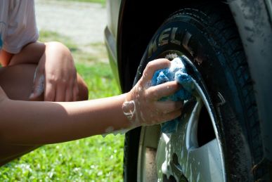 washing car