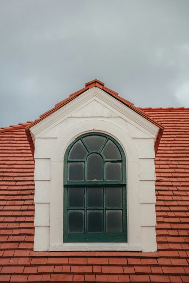Effective Solutions for Removing Paint from Windows